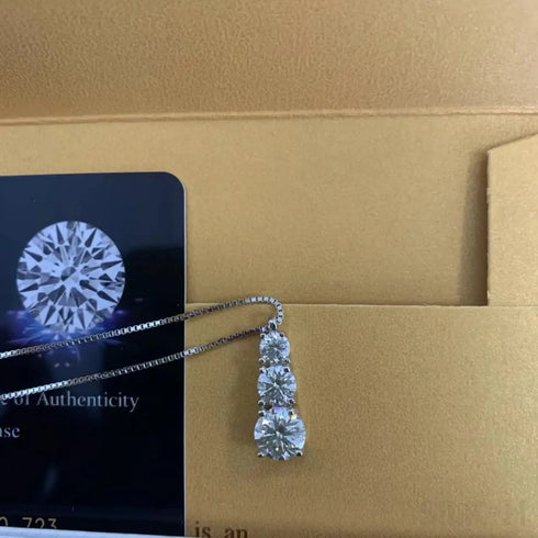 1.8 Carat Elegant 3 Stone Moissanite Collarbone Chain 925
