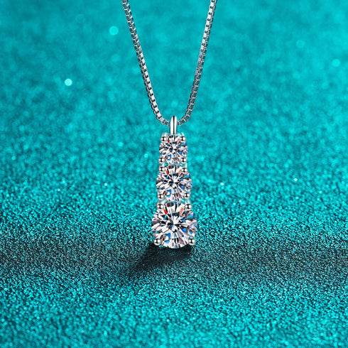 1.8 Carat Elegant 3 Stone Moissanite Collarbone Chain 925