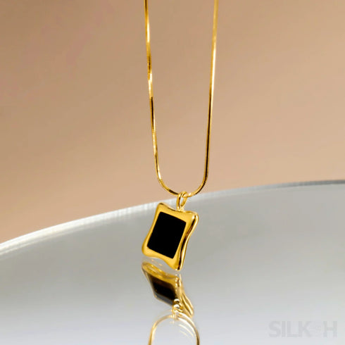 18k Gold Plate Black Agate Square Pendant Serpentine Chain