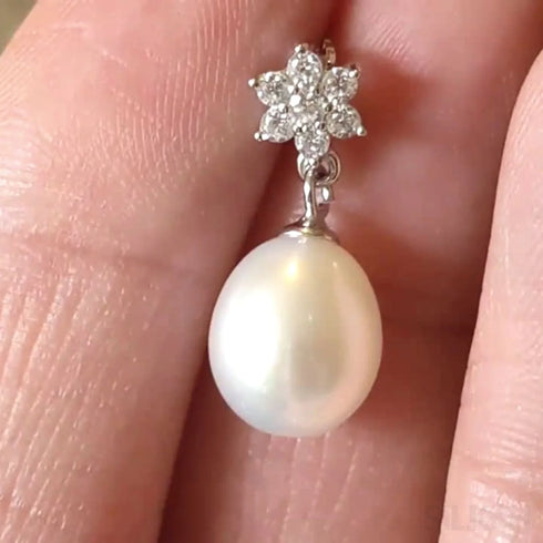 Flower Pendant Sterling Silver Freshwater Pearl Necklace