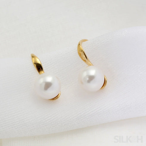 Retro Sterling Silver Freshwater Pearl Hook Earrings Flo