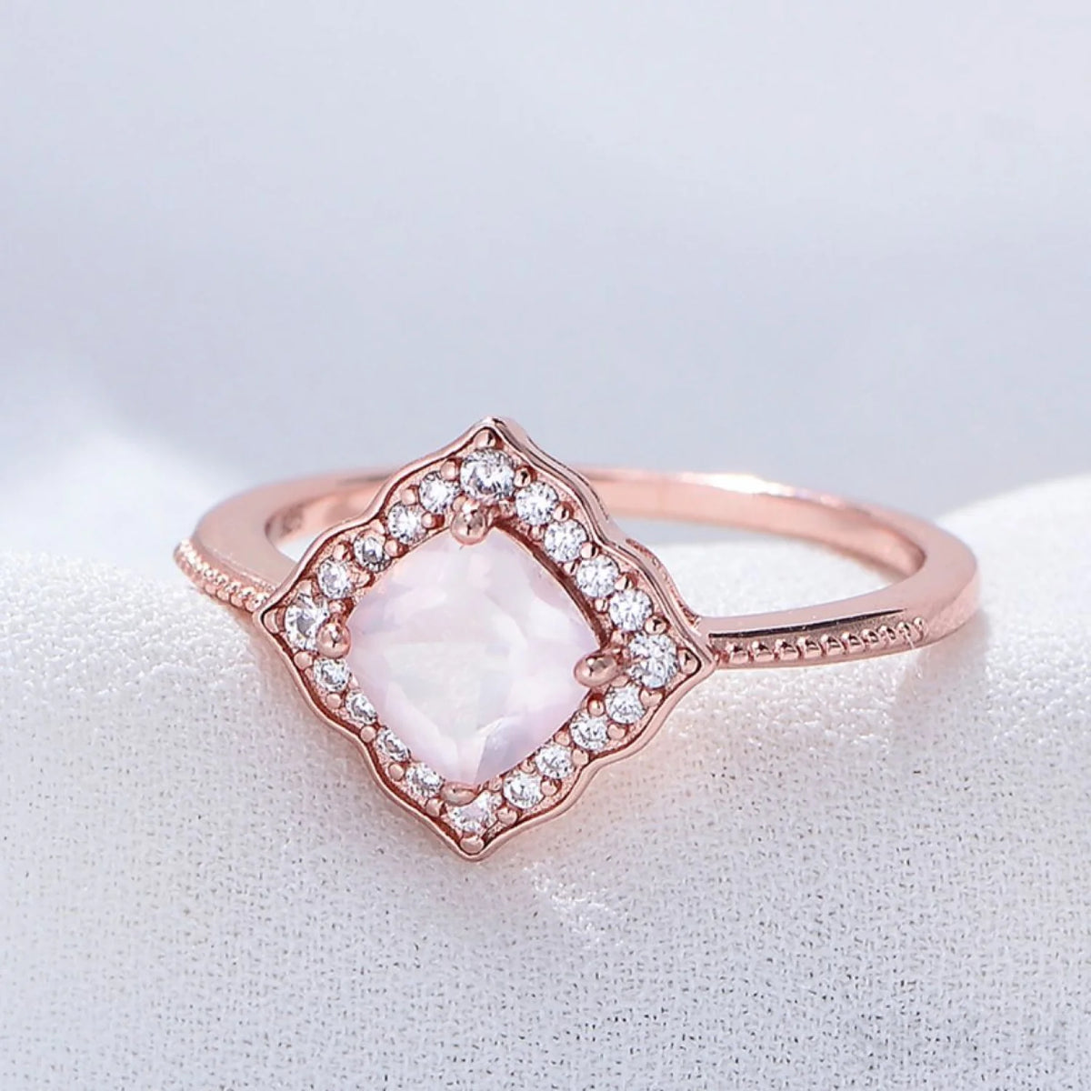 Achetez Anneau rose Ovvoff en Argent Blanc Zircone Rouge 0.2 Carats Princesse taillé