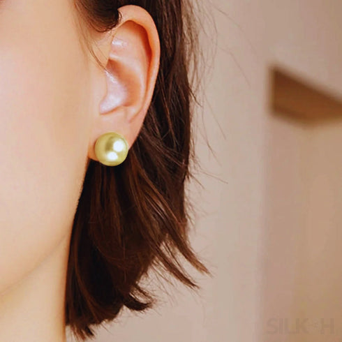 Round 18k Gold Plated Sterling Silver Pearl Stud Earrings
